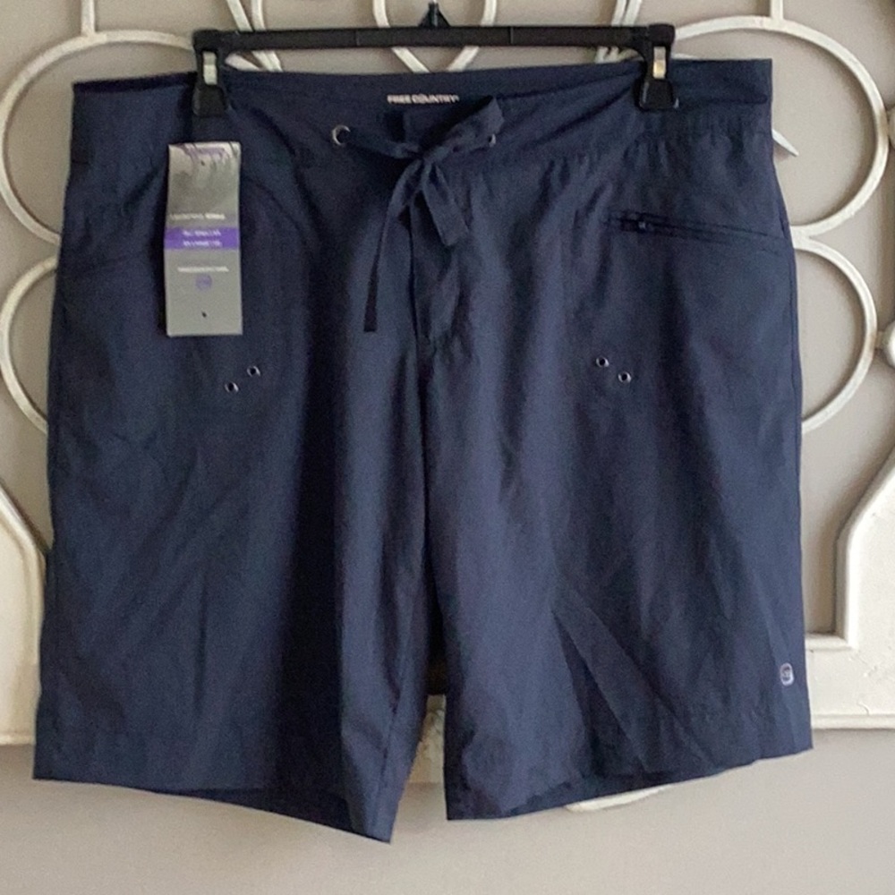 Free Country Dark gray Casual Shorts new with tags (z8)